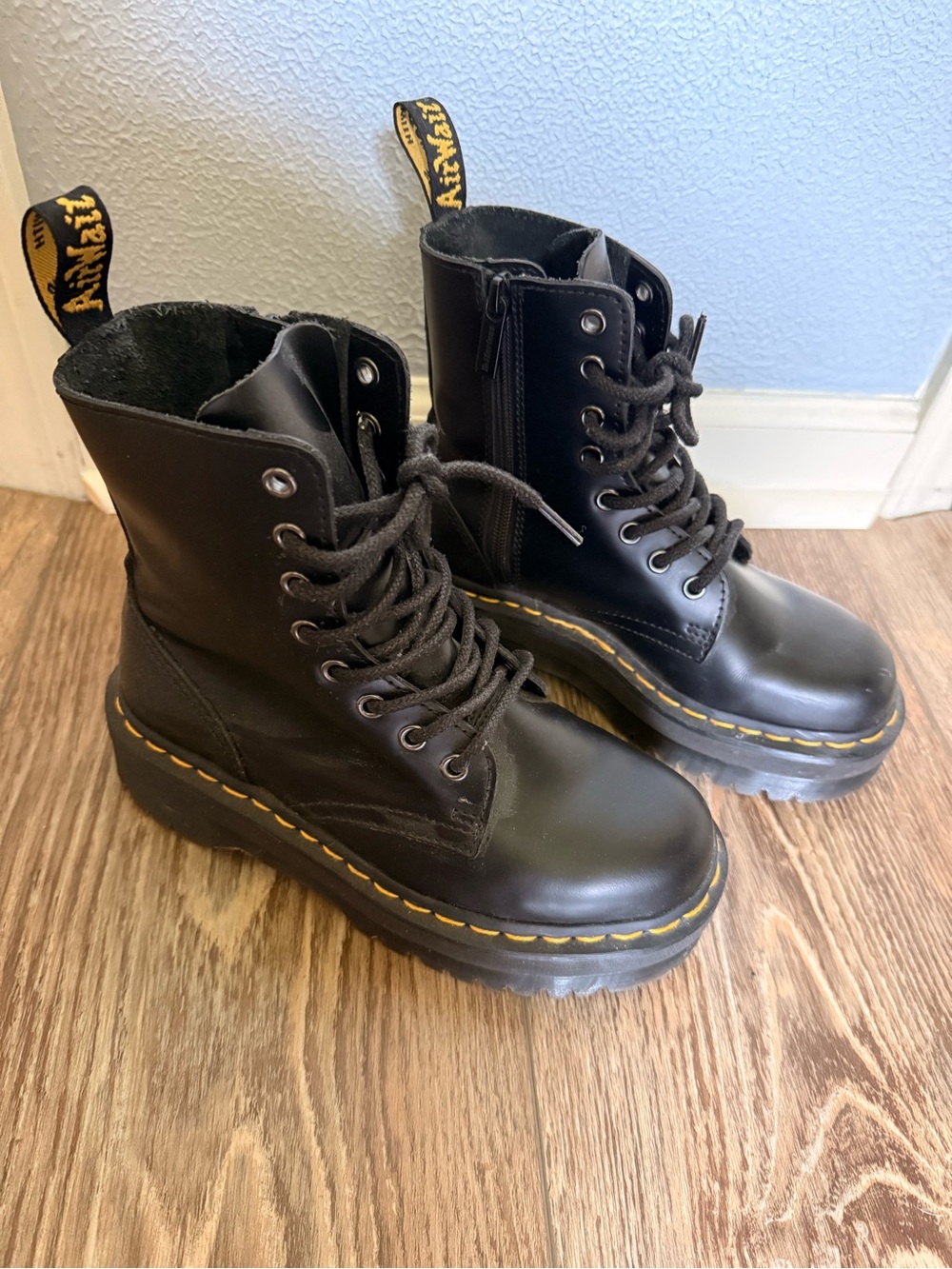 Dr. Marten Smooth Leather & Platform Black Jadon Boot